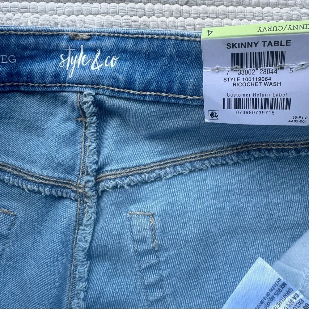 Style & Co Curvy Fit Distressed Skinny Jeans Mid Rise Tummy Control 4 NWT